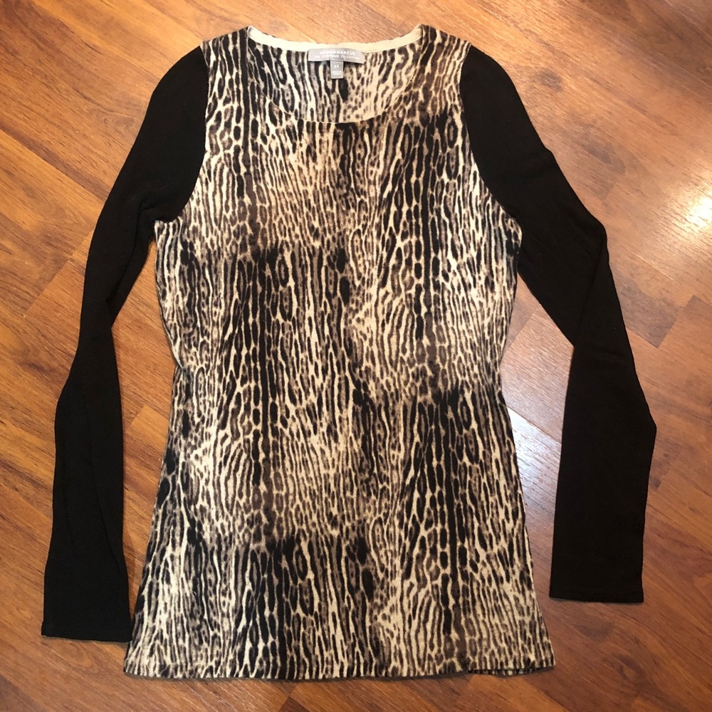 Neiman Marcus The Cashmere Collection Long Sleeve Tee. Size XS. 100% cashmere